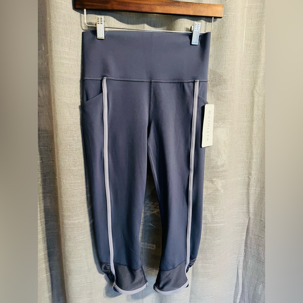 Athleta Salutation Stash Pocket II Capri Tight NWT